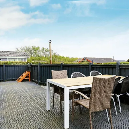 Three-bedroom Holiday In 13 Ferienhaus *