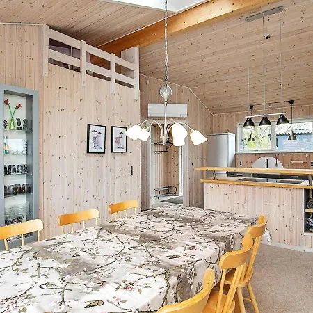 Three-bedroom Holiday In 13 Vinderup