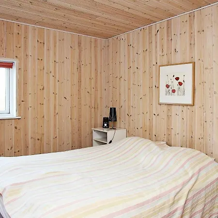 Three-bedroom Holiday In 13 Ferienhaus
